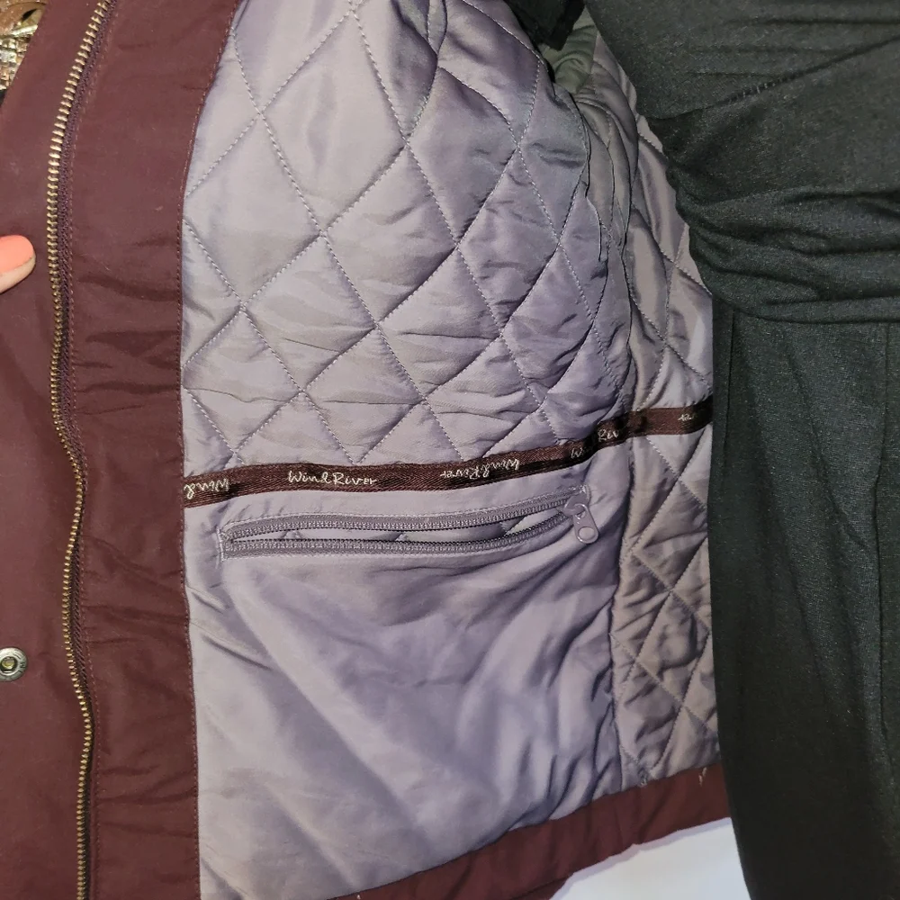 Women's Burgundy Jacket with Sherpa Lining Collor Size Small With Pockets - Picture 8 of 12